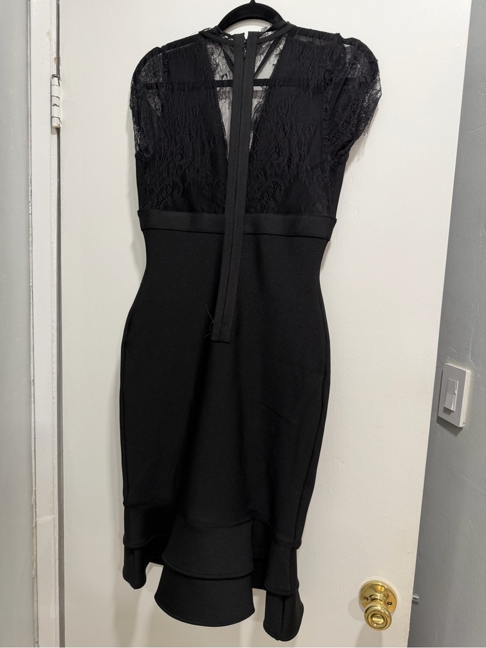 Black Lace-Top Women's Dress - Elegant Evening Style